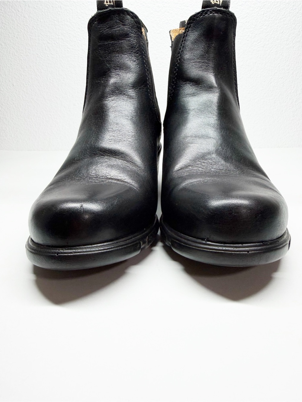 Blundstone Leather Heeled Chelsea Ankle Boots - Picture 4 of 11